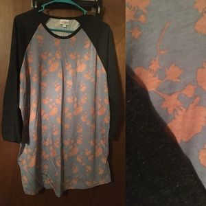 Lularoe Randy Tee, NWT black sleeve, floral body